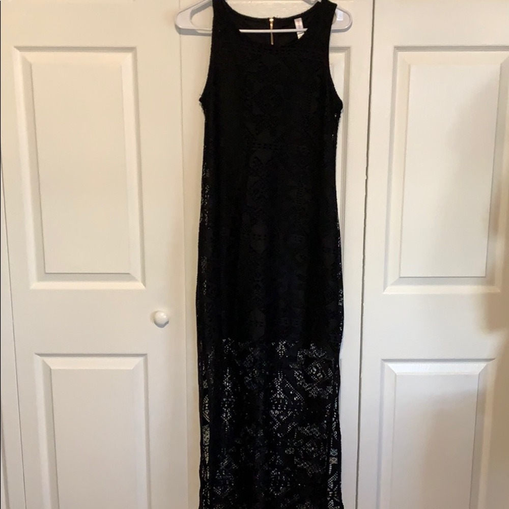 Black lace maxi dress